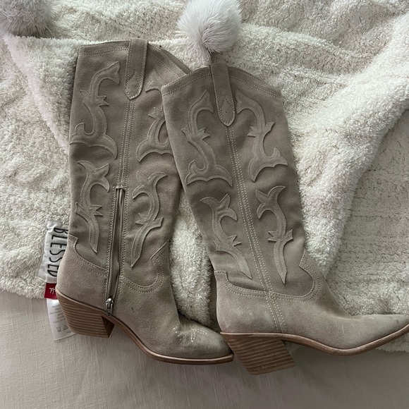 Dolce Vita suede cowboy boots! - Picture 3 of 5